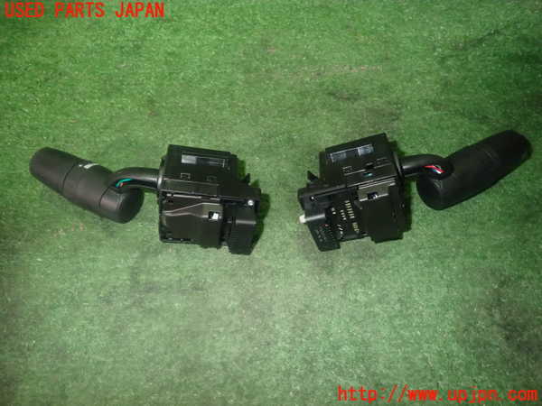 1UPJ-9235416720]アバルト・124スパイダー(NF2EK)コンビネーションスイッチ 中古_2