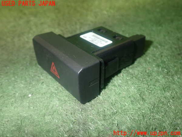 1UPJ-9235416290]アバルト・124スパイダー(NF2EK)ハザードスイッチ 中古_2