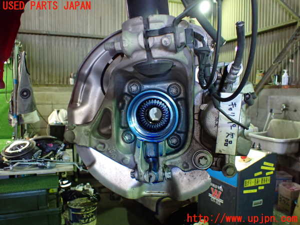 1UPJ-9235424295]BMW ミニ(MINI)クーパーD(XV15MW)(F55)左フロントナックルハブ 中古_2