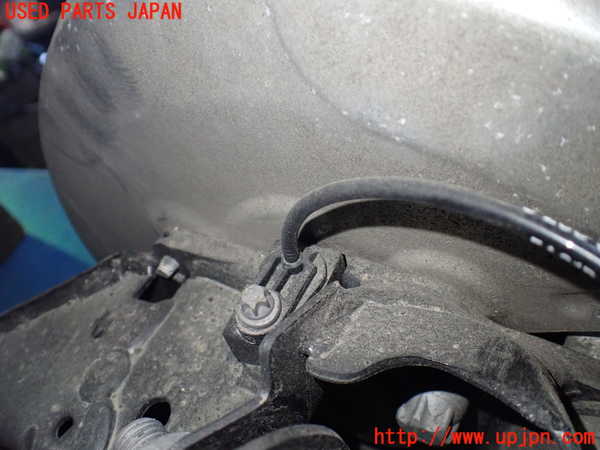 1UPJ-9235424300]BMW ミニ(MINI)クーパーD(XV15MW)(F55)右リアナックルハブ 中古_4