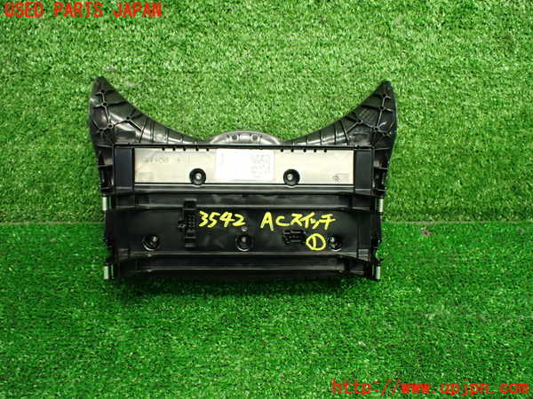 1UPJ-9235426066]BMW ミニ(MINI)クーパーD(XV15MW)(F55)エアコンスイッチ1 中古_2