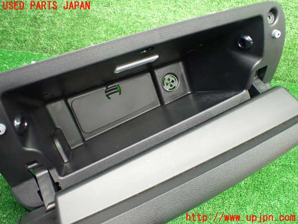 1UPJ-9235427516]BMW ミニ(MINI)クーパーD(XV15MW)(F55)グローブボックス1 中古_4