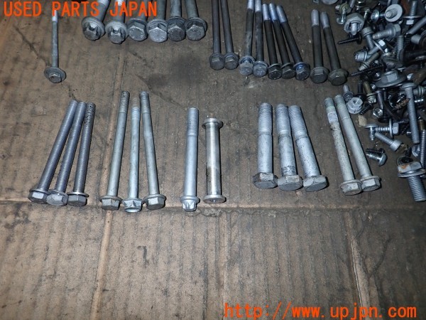 3UPJ=9235430720]BMW アクティブハイブリッド5(FZ35 F10)ネジ・ナット・ステー類 セット ジャンク_3