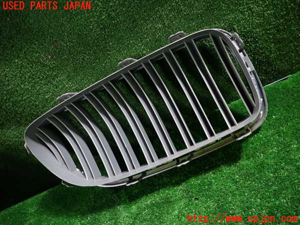 1UPJ-9235431050]BMW アクティブハイブリッド5(AH5) F10(FZ35)ラジエターグリル 中古_5
