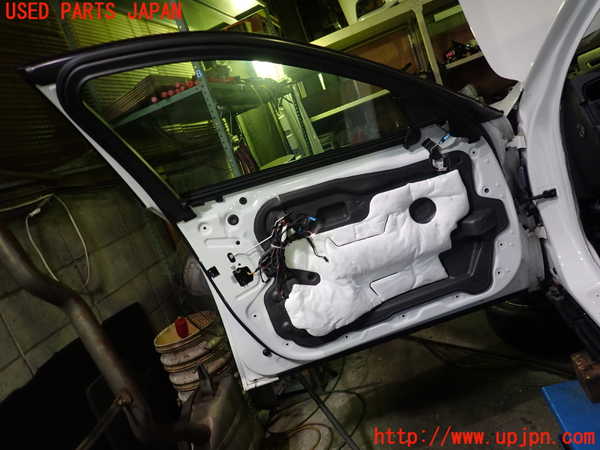 1UPJ-9235431260]BMW アクティブハイブリッド5(AH5) F10(FZ35)左前ドア 中古 AGC M62 43R-00050_4