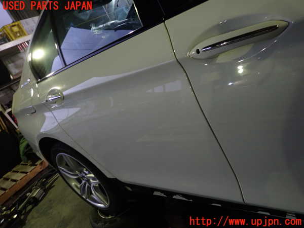 1UPJ-9235431290]BMW アクティブハイブリッド5(AH5) F10(FZ35)右後ドア 中古 AGC M25 43R-00049_3