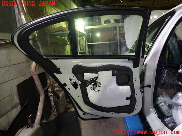 1UPJ-9235431320]BMW アクティブハイブリッド5(AH5) F10(FZ35)左後ドア 中古 AGC M25 43R-00049_4