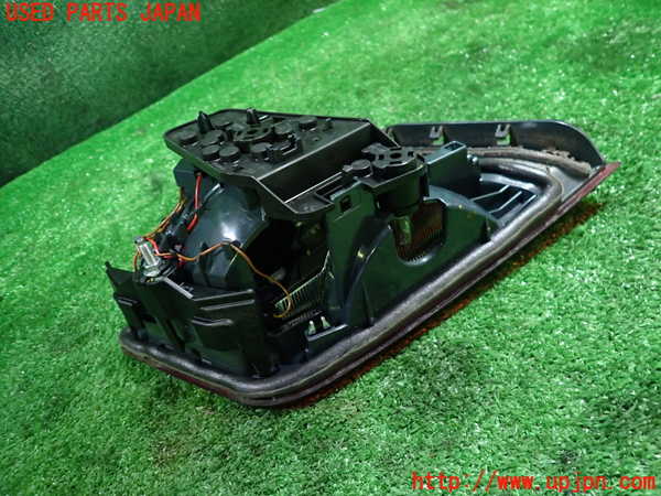 1UPJ-9235431550]BMW アクティブハイブリッド5(AH5) F10(FZ35)右リアフィニッシャー 中古_2