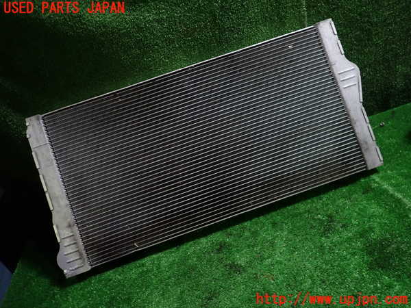 1UPJ-9235432321]BMW アクティブハイブリッド5(AH5) F10(FZ35)ラジエーター1(メイン) 中古_2