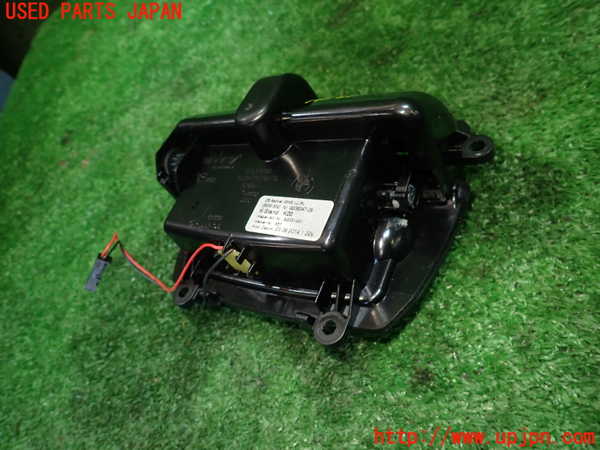 1UPJ-9235437821]BMW アクティブハイブリッド5(AH5) F10(FZ35)灰皿1 中古_2