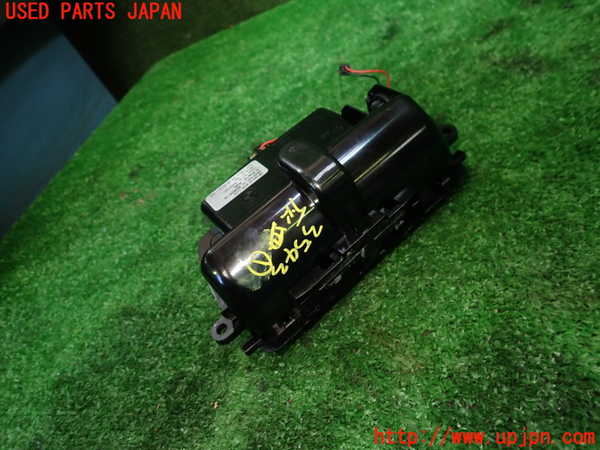 1UPJ-9235437821]BMW アクティブハイブリッド5(AH5) F10(FZ35)灰皿1 中古_3