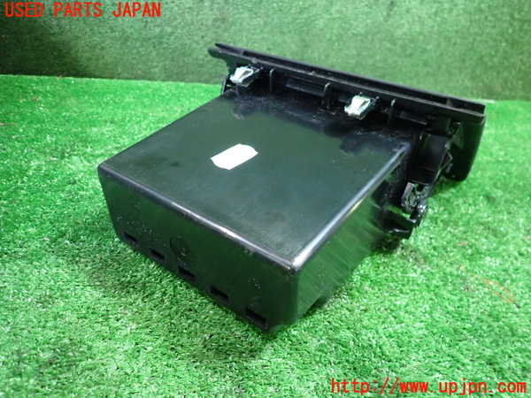 1UPJ-9235437841]BMW アクティブハイブリッド5(AH5) F10(FZ35)小物入れ1 中古_3