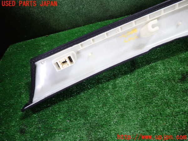 1UPJ-9235437655]BMW アクティブハイブリッド5(AH5) F10(FZ35)右フロントピラートリム 中古_5