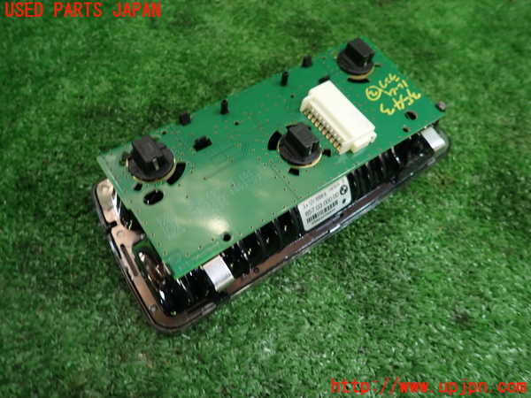 1UPJ-9235436412]BMW アクティブハイブリッド5(AH5) F10(FZ35)ルームランプ2(2列目真中) 中古_2