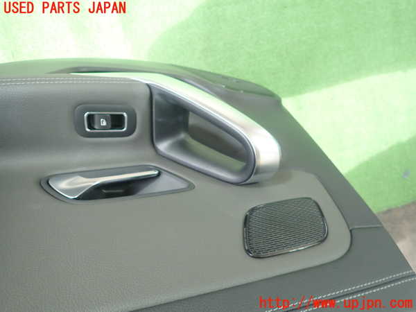 1UPJ-9235441294]ベンツ A180(177084)(W177)右後ドア内張り 中古_2