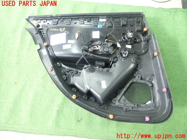 1UPJ-9235441294]ベンツ A180(177084)(W177)右後ドア内張り 中古_3