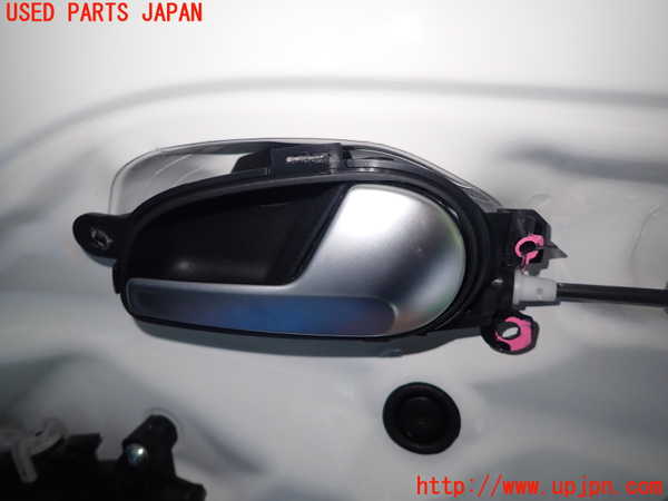 1UPJ-9235451230]VW up!(アップ)(AACHY)右前ドア 中古 SAINT-GOBAIN SEKURIT M33 43R-000454_5