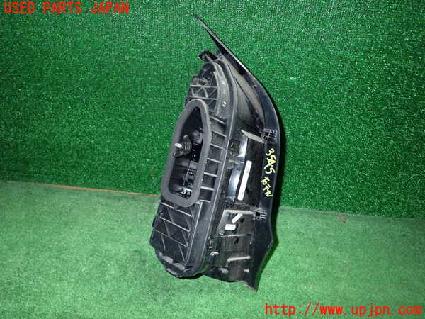 1UPJ-9235451530]VW up!(アップ)(AACHY)右テールランプ 中古_3