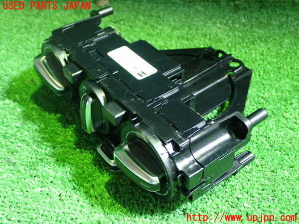 1UPJ-9235456066]VW up!(アップ)(AACHY)エアコンスイッチ1 中古_2