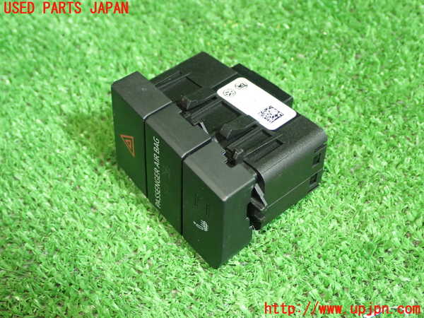 1UPJ-9235456290]VW up!(アップ)(AACHY)ハザードスイッチ 中古_2