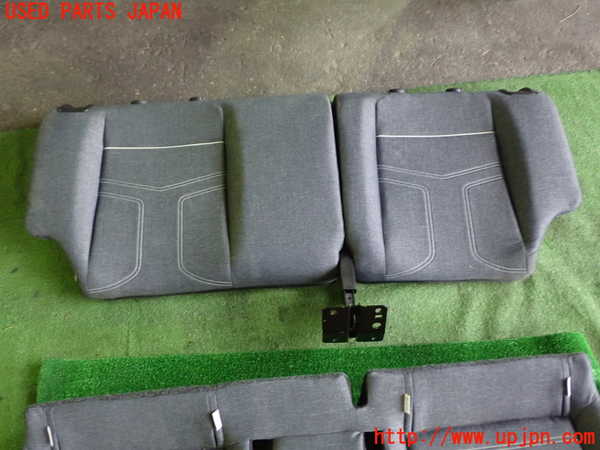 1UPJ-9235457385]VW up!(アップ)(AACHY)リアシート 中古_3