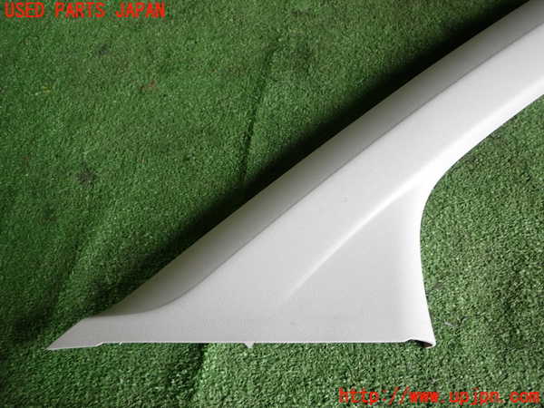 1UPJ-9235457655]VW up!(アップ)(AACHY)右フロントピラートリム 中古_3