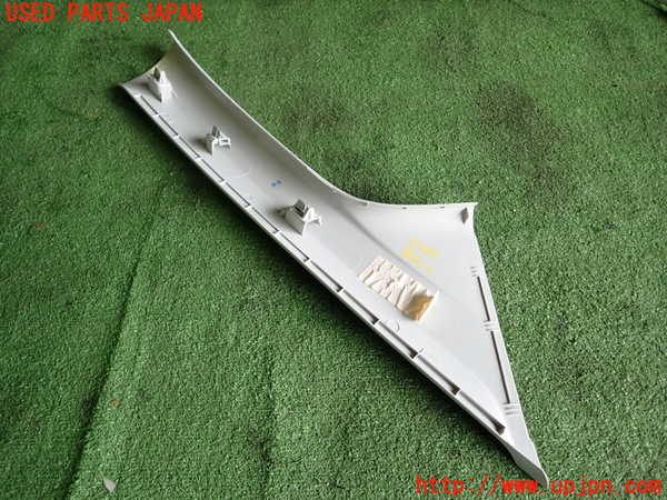 1UPJ-9235457660]VW up!(アップ)(AACHY)左フロントピラートリム 中古_4