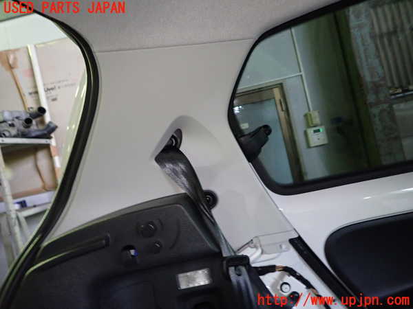 1UPJ-9235457680]VW up!(アップ)(AACHY)左リアピラートリム 中古_2
