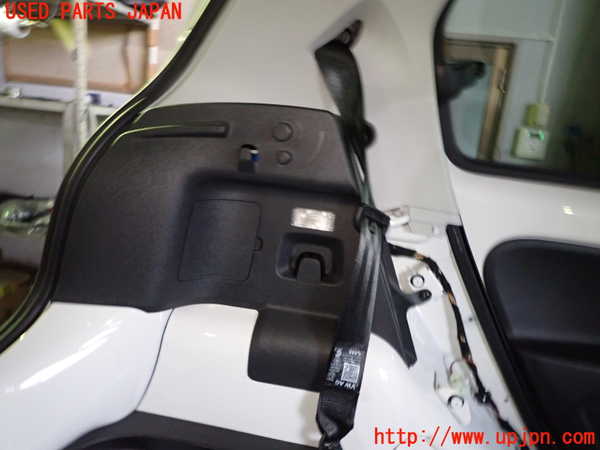 1UPJ-9235457680]VW up!(アップ)(AACHY)左リアピラートリム 中古_3
