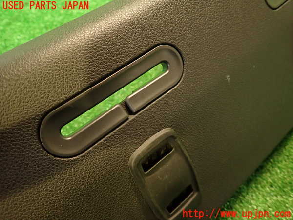 2UPJ-9235487692]プジョー・RCZ(T7R5F03)内装トリム類2 中古_3