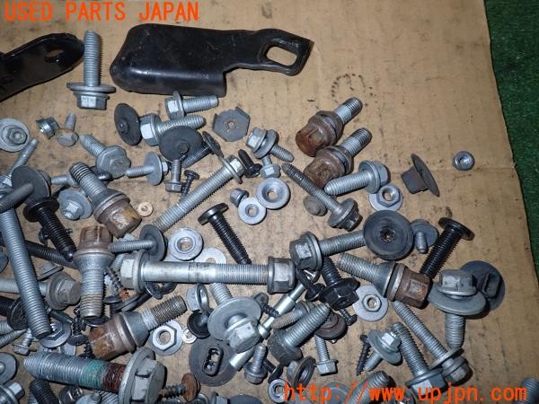 3UPJ=9235490720]ルノー メガーヌ R.S.(ルノー・スポール)(DZF4R)ネジ・ナット・ステー類 セット ジャンク_2