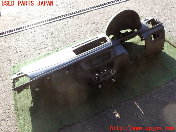 2UPJ-9235497505]ルノー・メガーヌ R.S.(ルノー・スポール)(DZF4R)ダッシュボード 中古_2