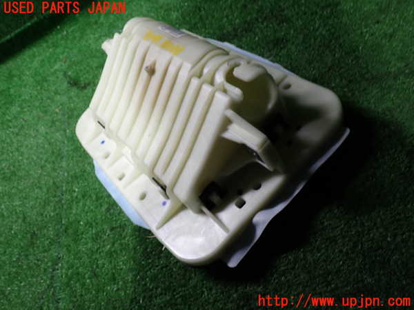 2UPJ-9235497870]ルノー・メガーヌ R.S.(ルノー・スポール)(DZF4R)助手席側エアバッグカバー 中古_2