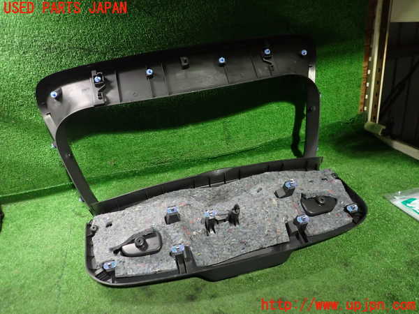 2UPJ-9235491578]ルノー・メガーヌ R.S.(ルノー・スポール)(DZF4R)バックドア内張り ジャンク_3