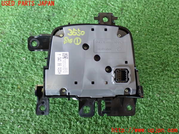 2UPJ-9235506306]CX-8(KG2P)スイッチ1 (オーディオコントロール) 中古_2