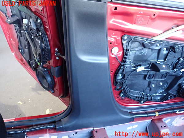 2UPJ-9235507670]CX-8(KG2P)左センターピラートリム 中古_3