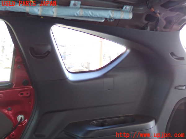 2UPJ-9235507675]CX-8(KG2P)右リアピラートリム 中古_2