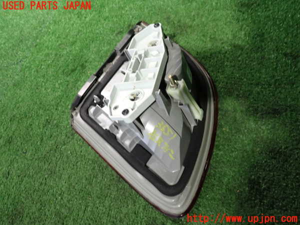 2UPJ-9235511550]ベンツ E240 ステーションワゴン(211261)(S211)右リアフィニッシャー 中古_2