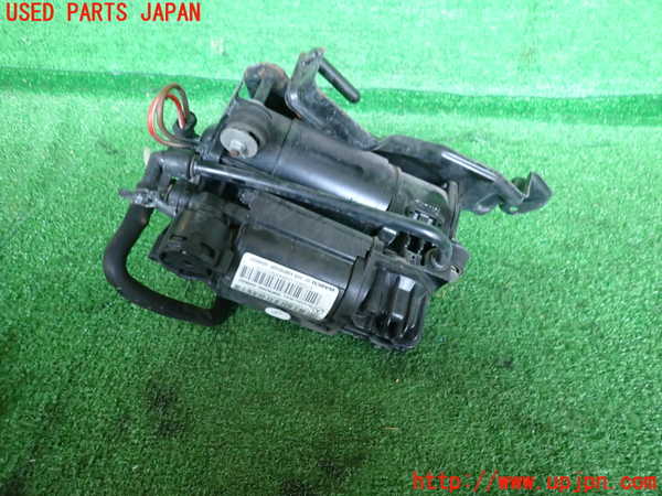2UPJ-9235515535]ベンツ E240 ステーションワゴン(211261)(S211)エアサスポンプ 中古_2