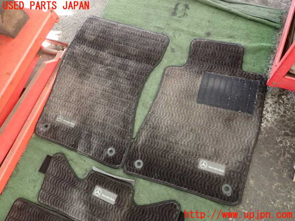 2UPJ-9235517800]ベンツ E240 ステーションワゴン(211261)(S211)フロアマット 中古_2