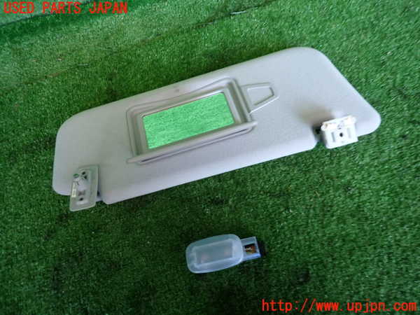 2UPJ-9235517625]ベンツ E240 ステーションワゴン(211261)(S211)室内サンバイザー右側 中古_2