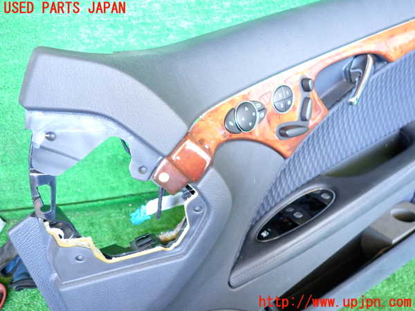 2UPJ-9235511234]ベンツ E240 ステーションワゴン(211261)(S211)右前ドア内張り 中古_2