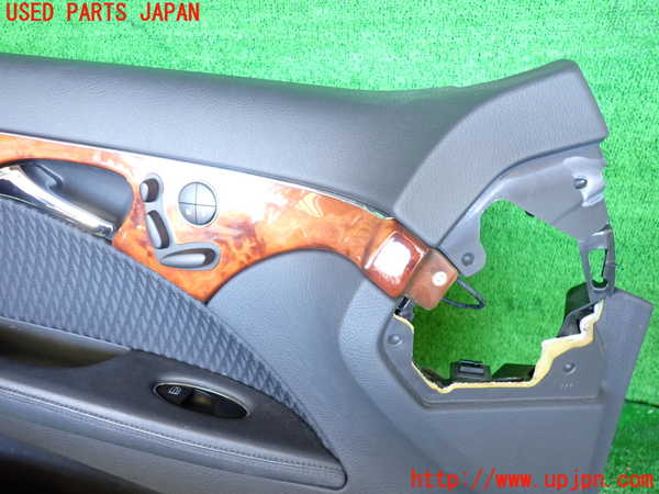 2UPJ-9235511264]ベンツ E240 ステーションワゴン(211261)(S211)左前ドア内張り 中古_2