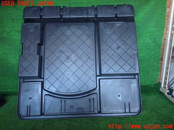 2UPJ-9235517772]ベンツ E240 ステーションワゴン(211261)(S211)ラゲッジトレイ2 中古_2