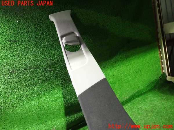 2UPJ-9235517665]ベンツ E240 ステーションワゴン(211261)(S211)右センターピラートリム 中古_2