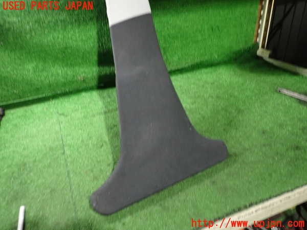 2UPJ-9235517665]ベンツ E240 ステーションワゴン(211261)(S211)右センターピラートリム 中古_3