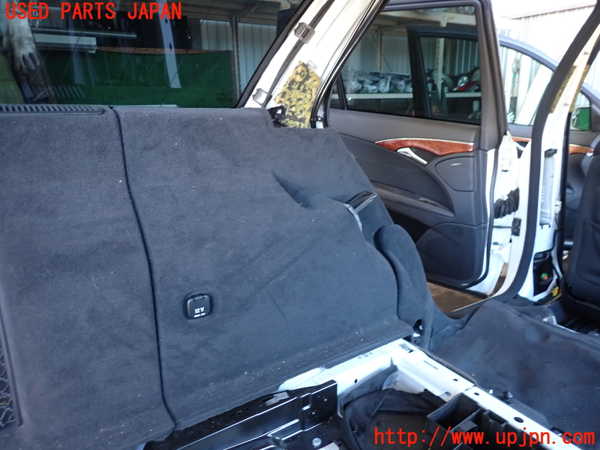 2UPJ-9235517680]ベンツ E240 ステーションワゴン(211261)(S211)左リアピラートリム 中古_2