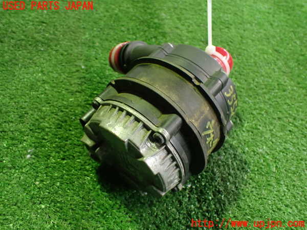 2UPJ-9235522110]BMW 320i(8A20)ウォーターポンプ 中古 (F30)_2