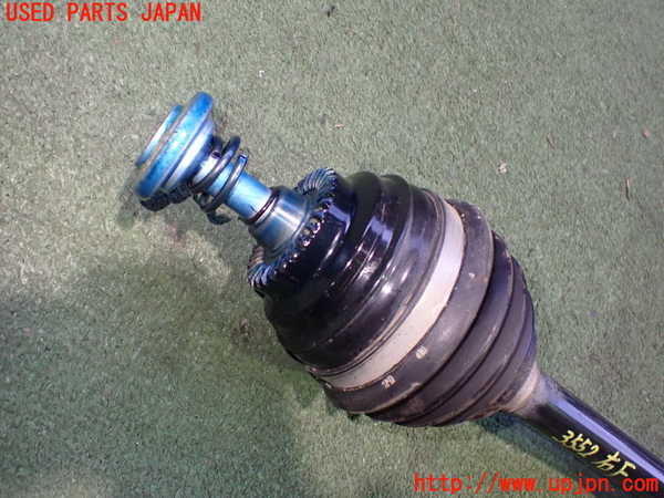 2UPJ-9235524010]BMW 320i(8A20)右フロントドライブシャフト 中古 (F30)_2