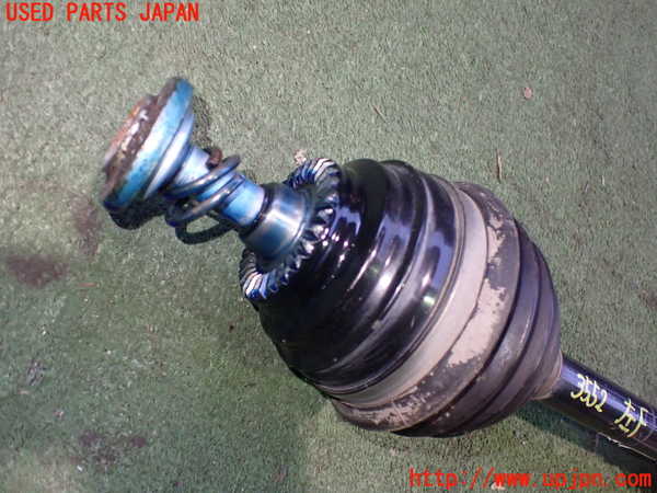 2UPJ-9235524015]BMW 320i(8A20)左フロントドライブシャフト 中古 (F30)_2